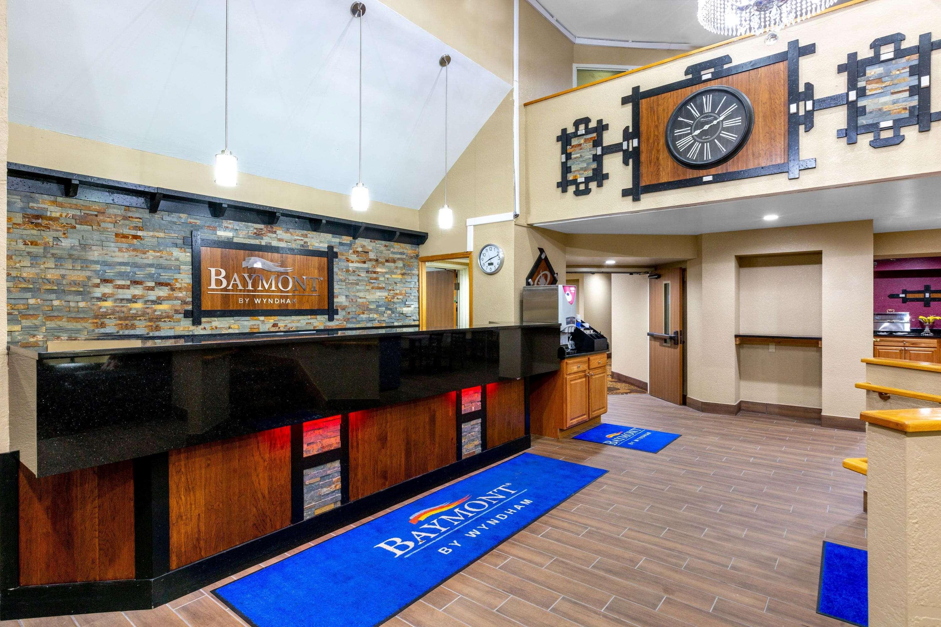 Baymont Inn & Suites By Wyndham Муквонаго Екстер'єр фото